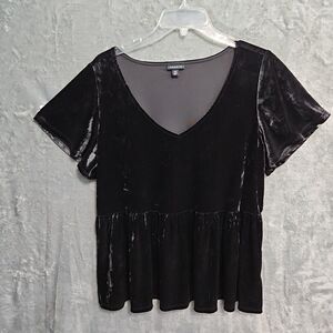Torrid Women's Sz 10  Black Velour Top stretch party Christmas vneck